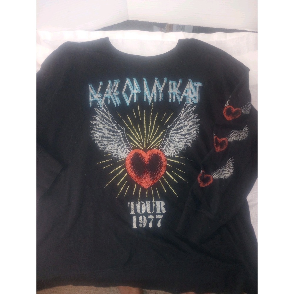Peace Of My Heart Tour 1977 Graphic Long sleeve Shirt Size 2X Heart Wings Unisex